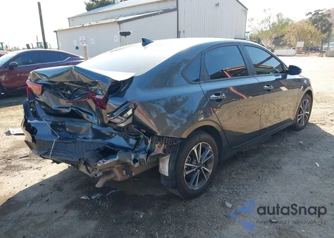 2024 Kia Forte Lxs z USA, uszkodzony, nr VIN 3KPF24AD2RE712043